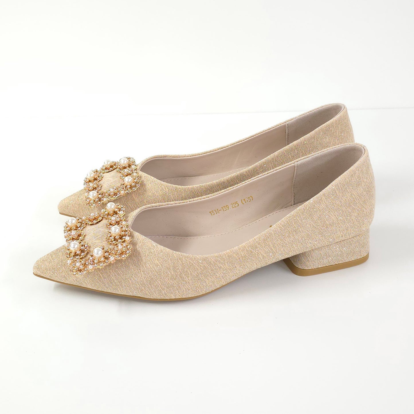 珍珠方扣低跟鞋Pearl Buckle Low-Heel Shoes