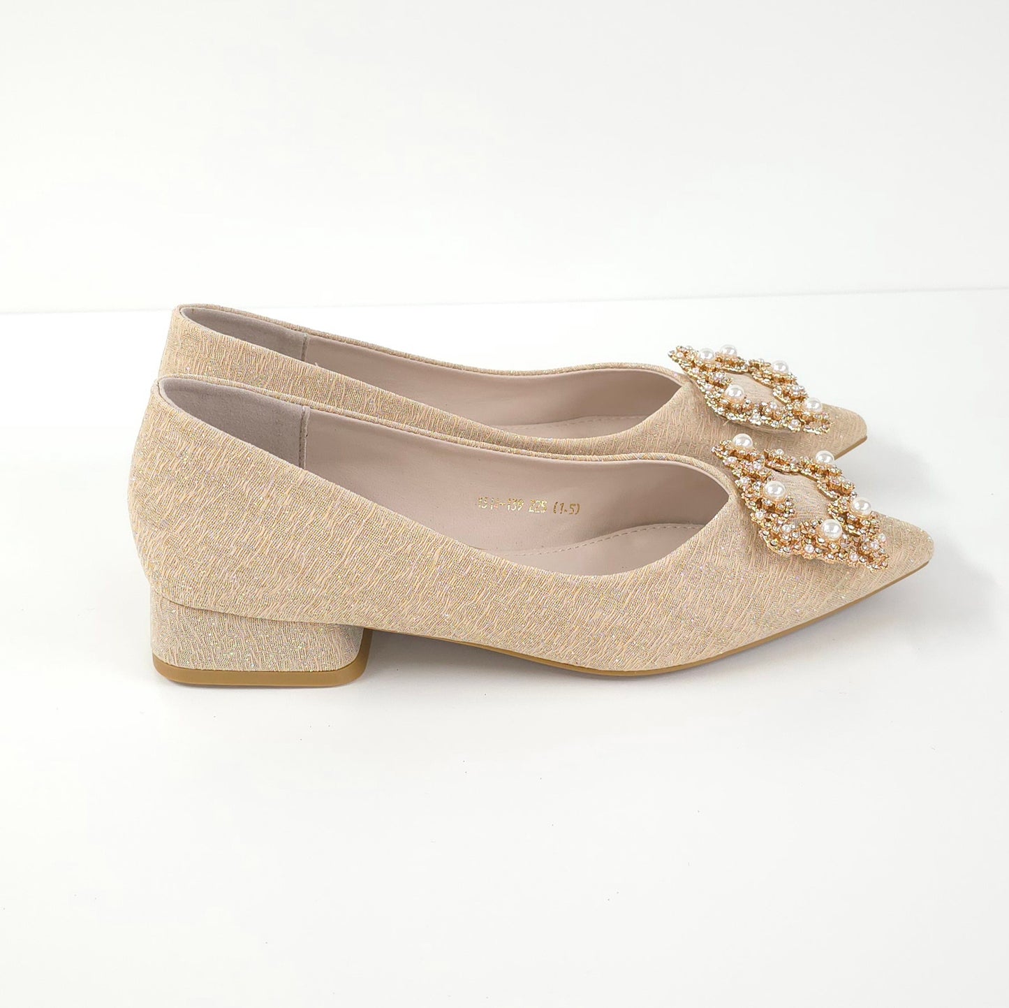 珍珠方扣低跟鞋Pearl Buckle Low-Heel Shoes