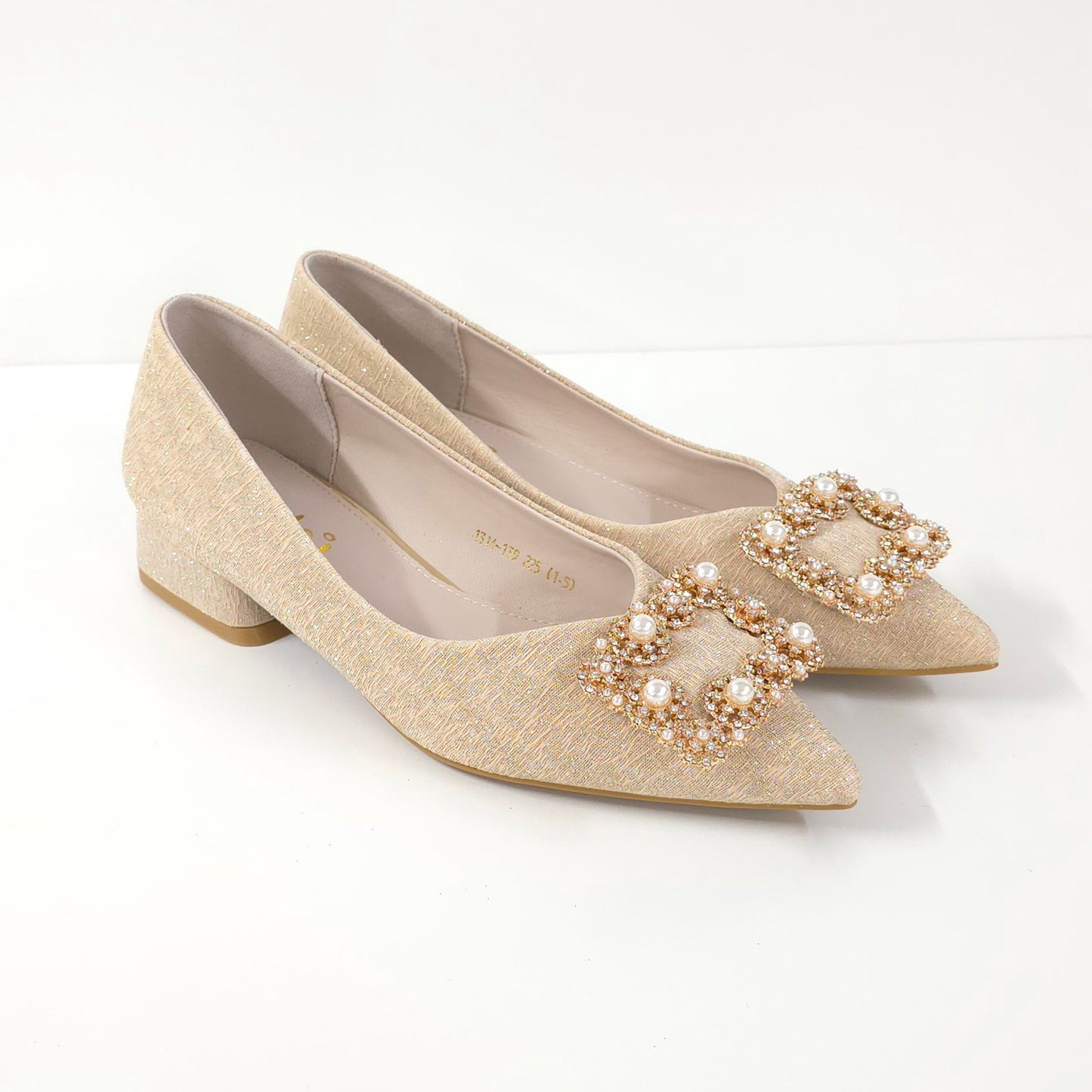 珍珠方扣低跟鞋Pearl Buckle Low-Heel Shoes