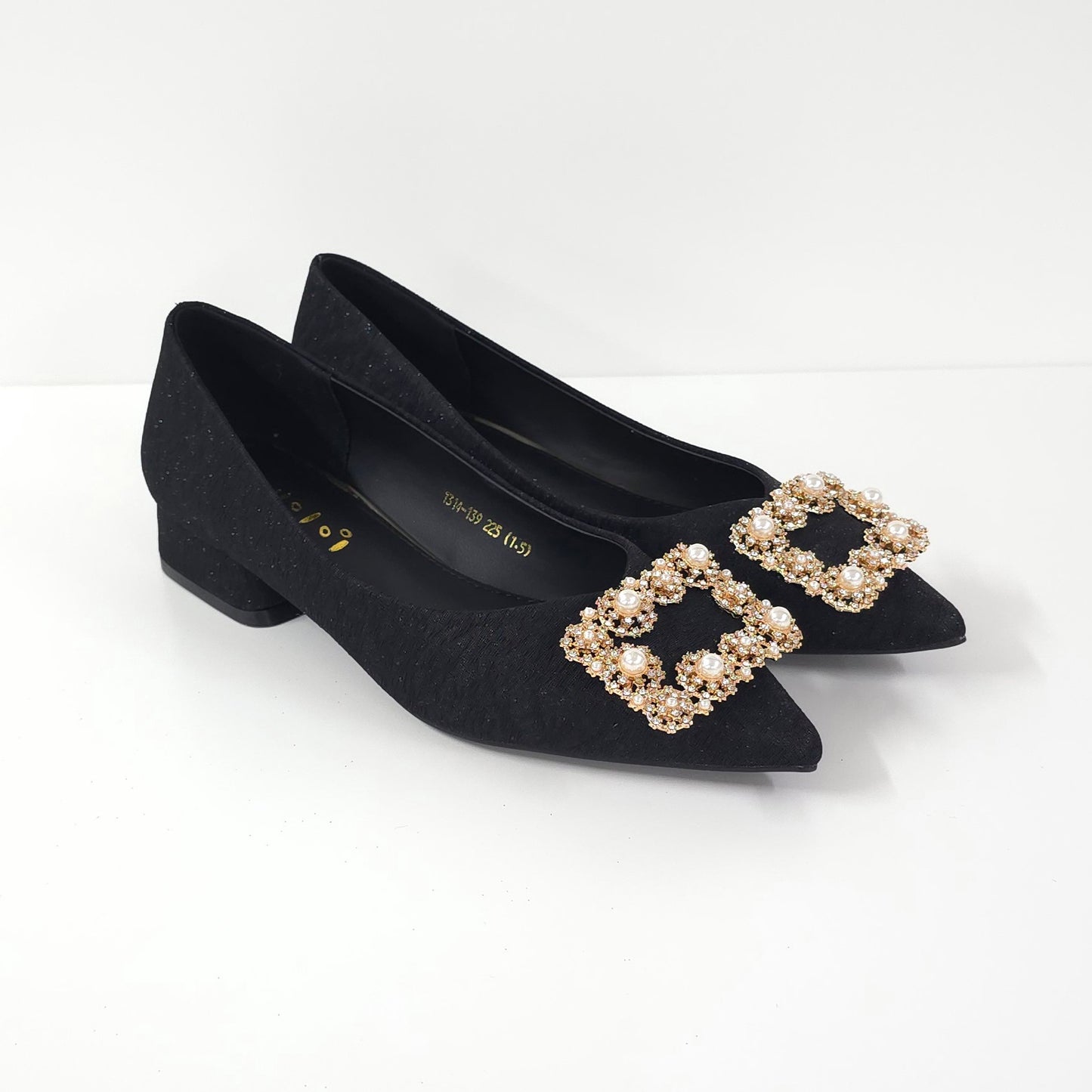 珍珠方扣低跟鞋Pearl Buckle Low-Heel Shoes