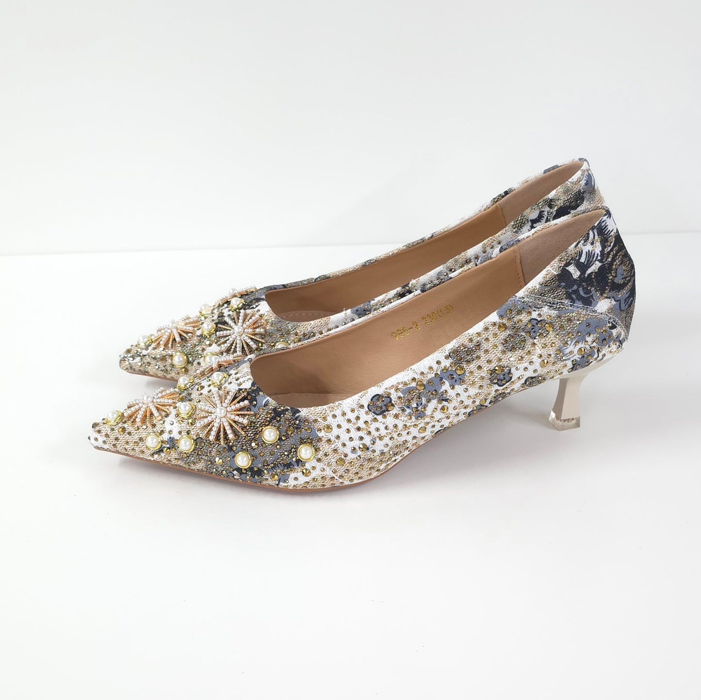 璀璨花卉中跟鞋Floral Embellished Shoes