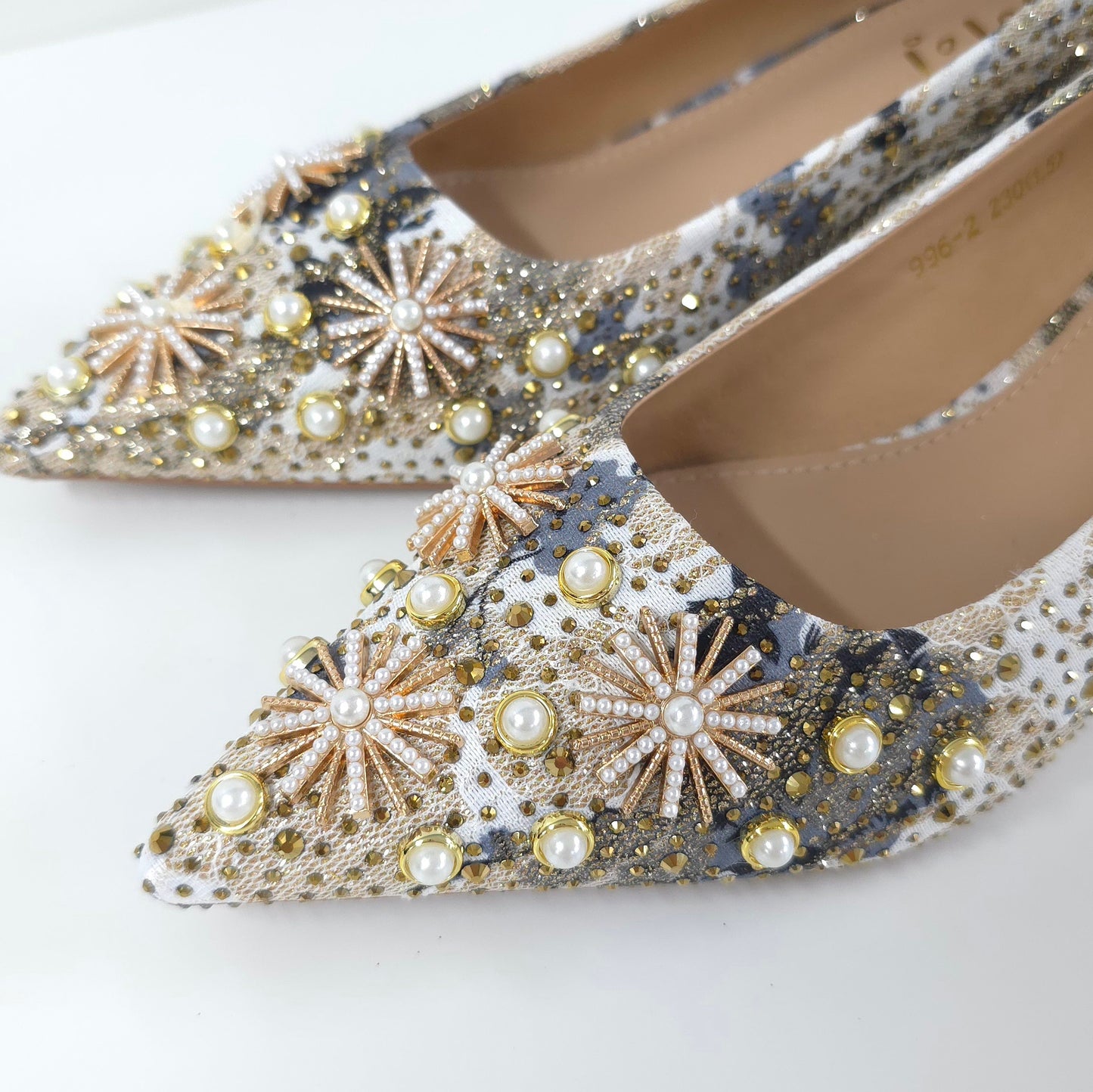 璀璨花卉中跟鞋Floral Embellished Shoes