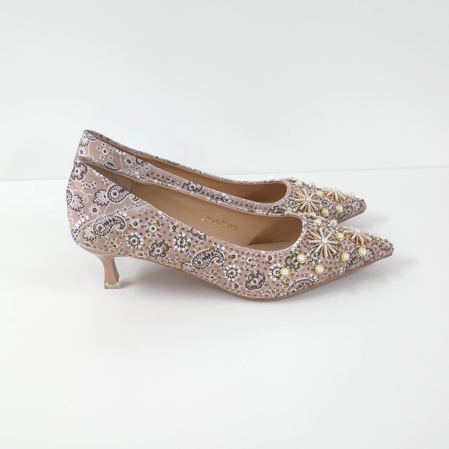 璀璨花卉中跟鞋Floral Embellished Shoes
