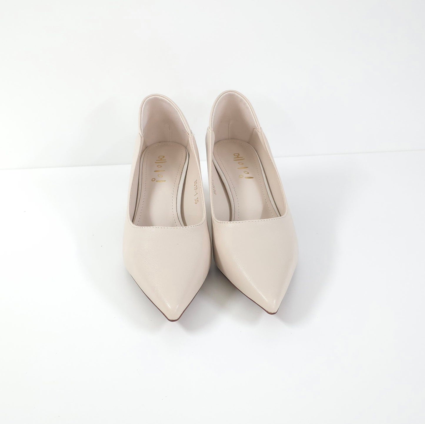 優雅奶油低跟鞋Elegant Cream Low Heels
