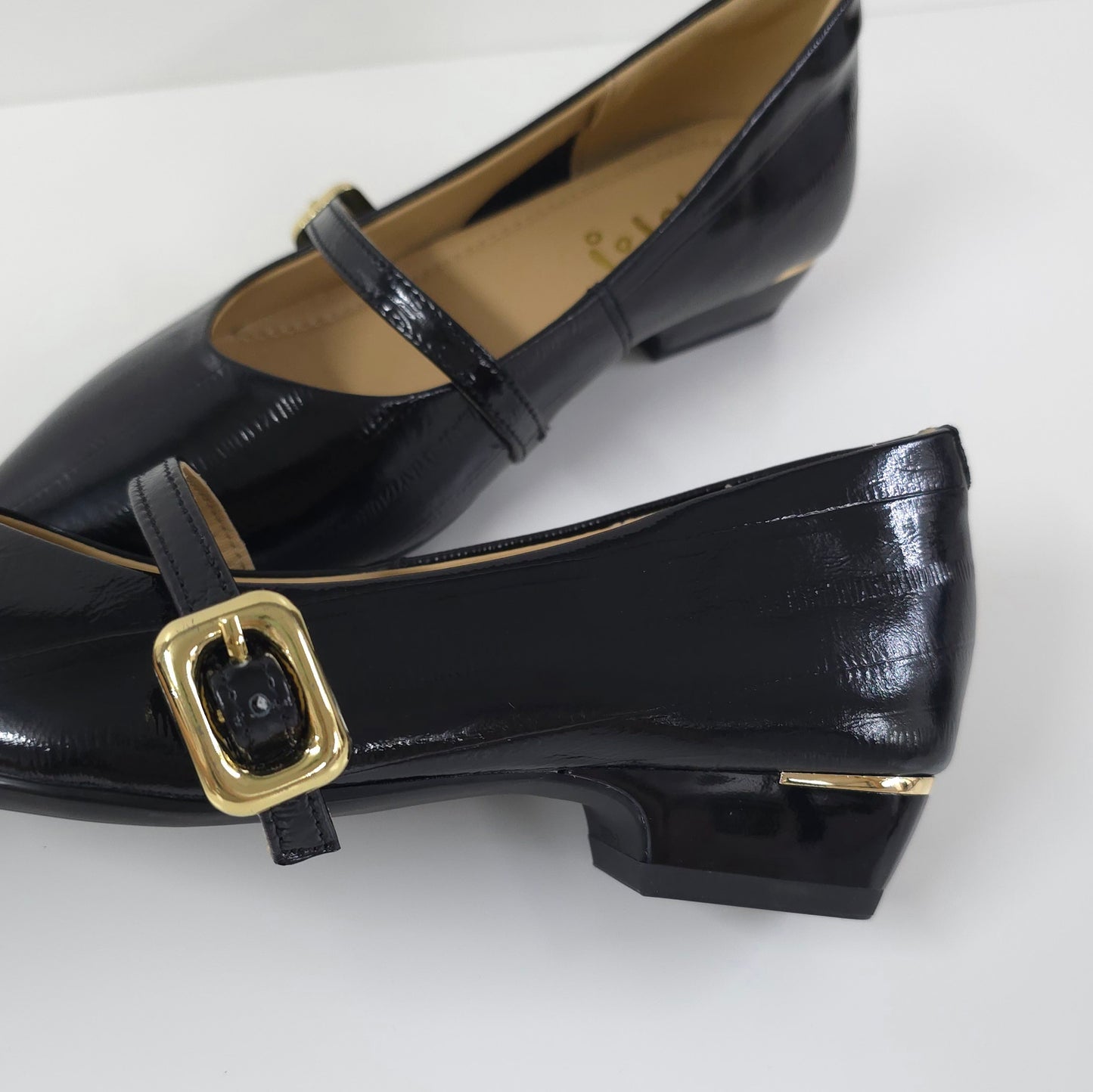 方扣低跟漆皮鞋Square Buckle Leather Shoes