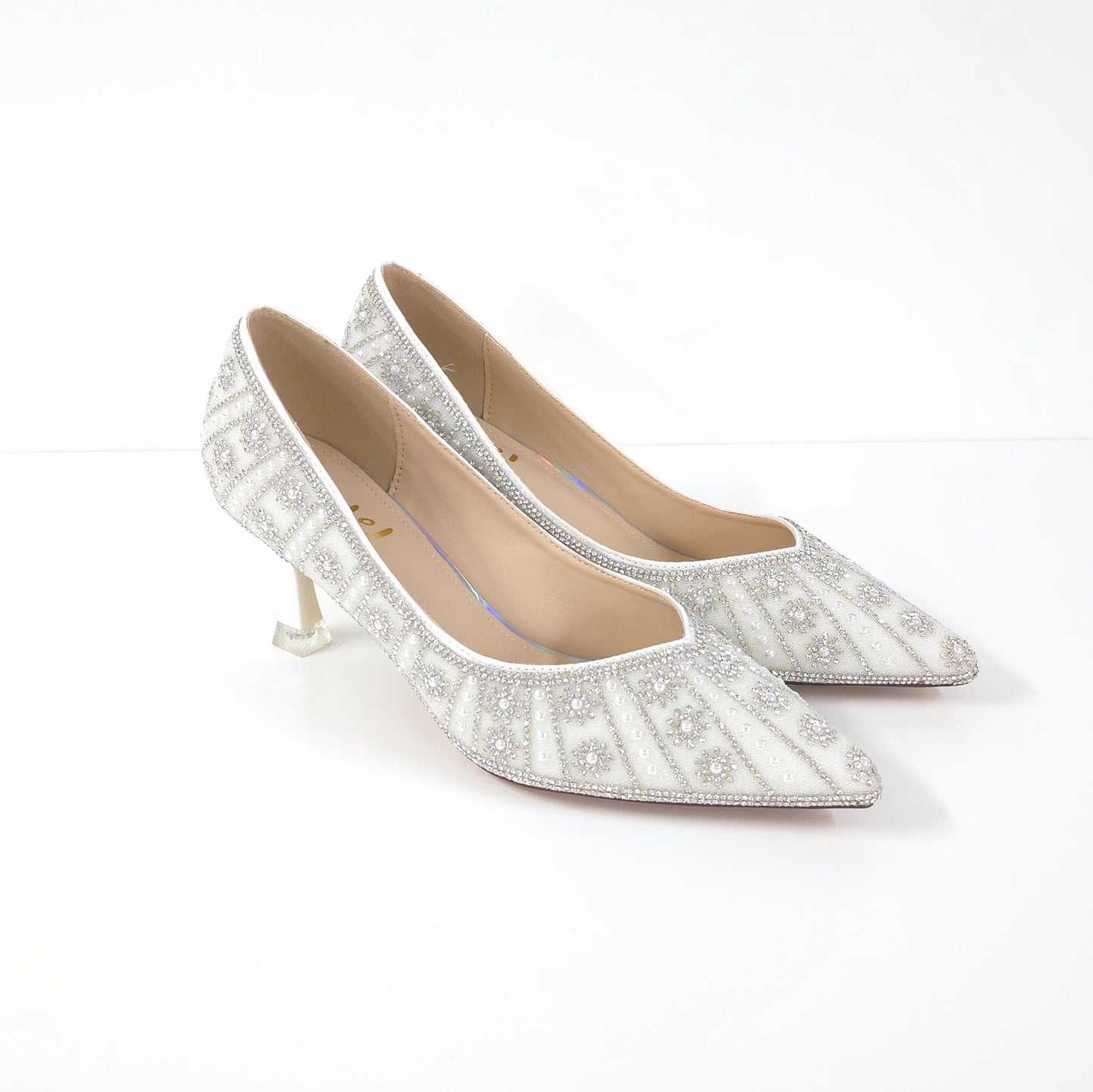 水晶珠飾低跟鞋Crystal-Embellished Low Heels