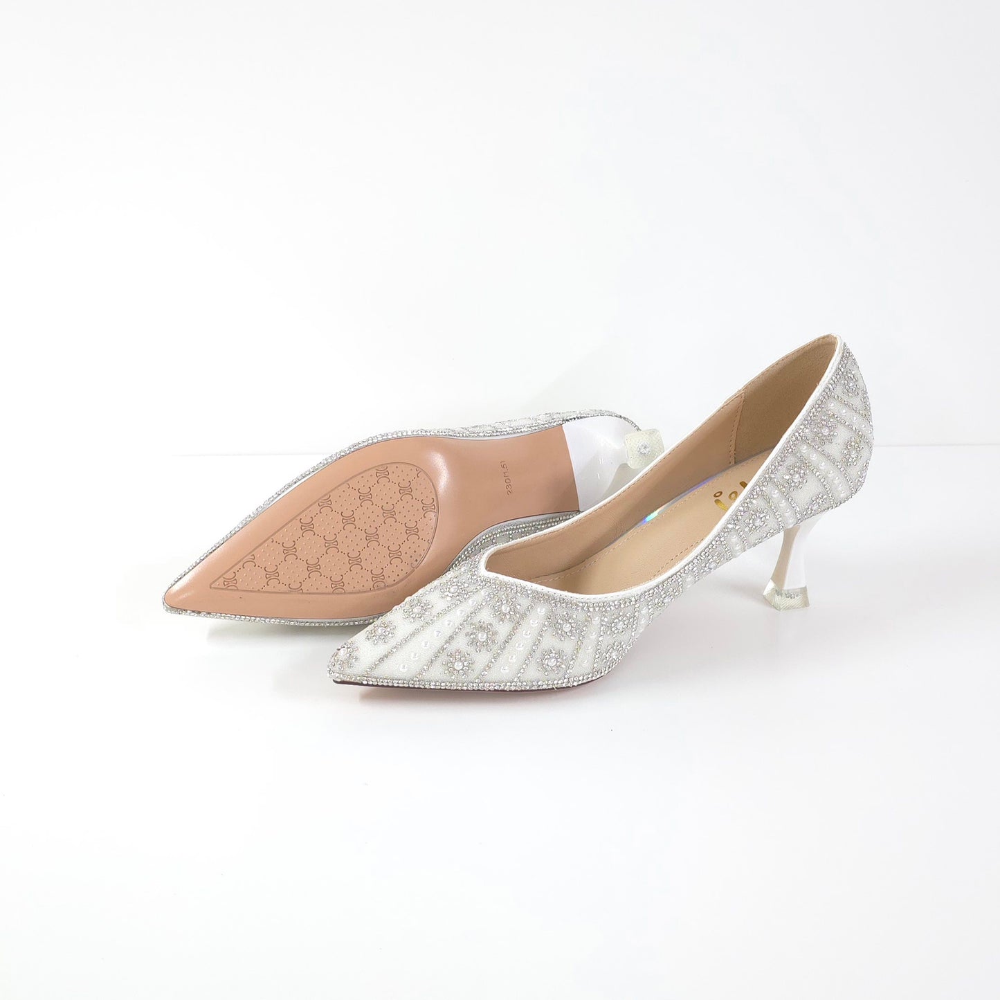 水晶珠飾低跟鞋Crystal-Embellished Low Heels
