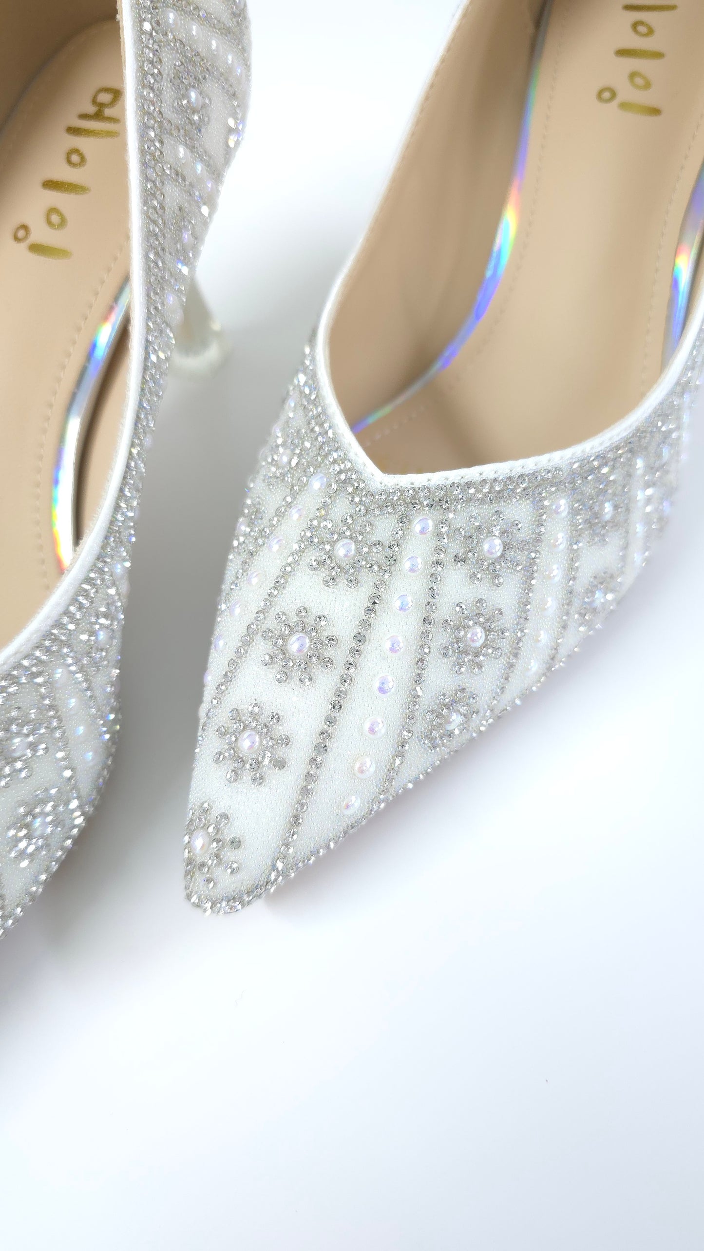 水晶珠飾低跟鞋Crystal-Embellished Low Heels