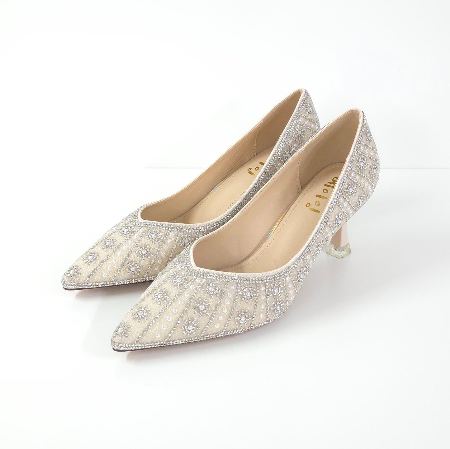 水晶珠飾低跟鞋Crystal-Embellished Low Heels