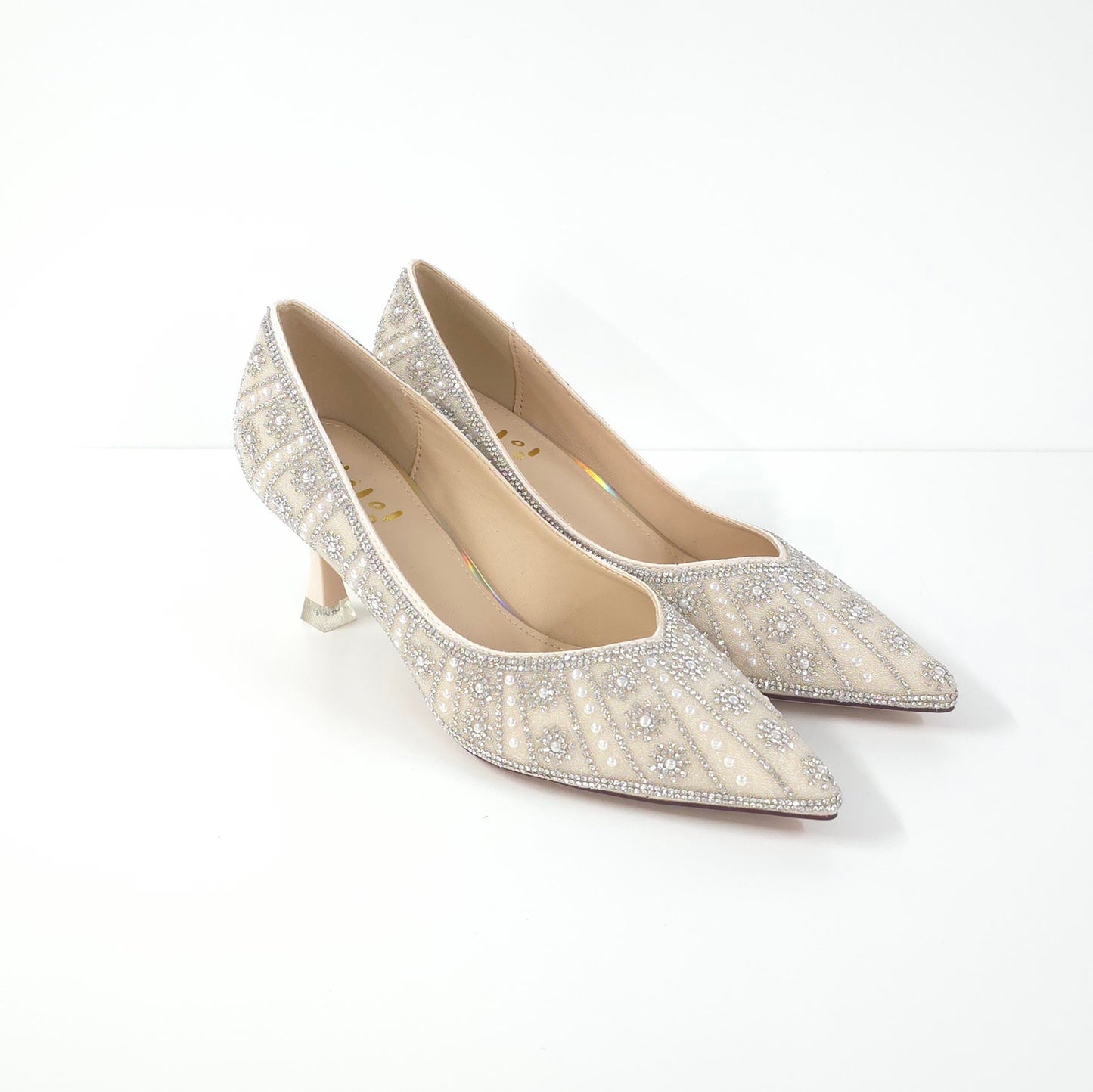 水晶珠飾低跟鞋Crystal-Embellished Low Heels