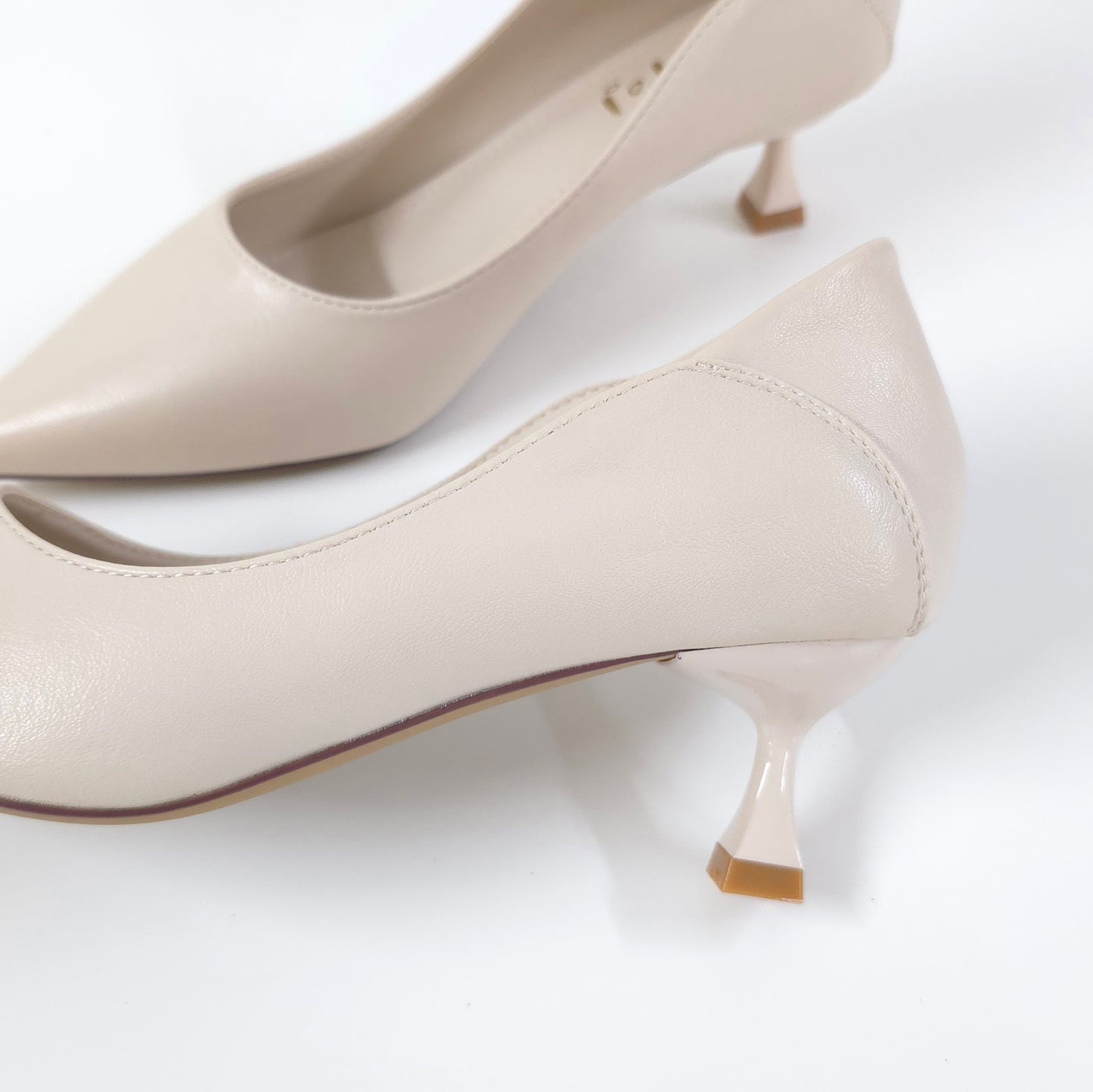 優雅奶油低跟鞋Elegant Cream Low Heels