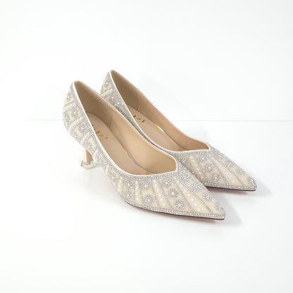 水晶珠飾低跟鞋Crystal-Embellished Low Heels