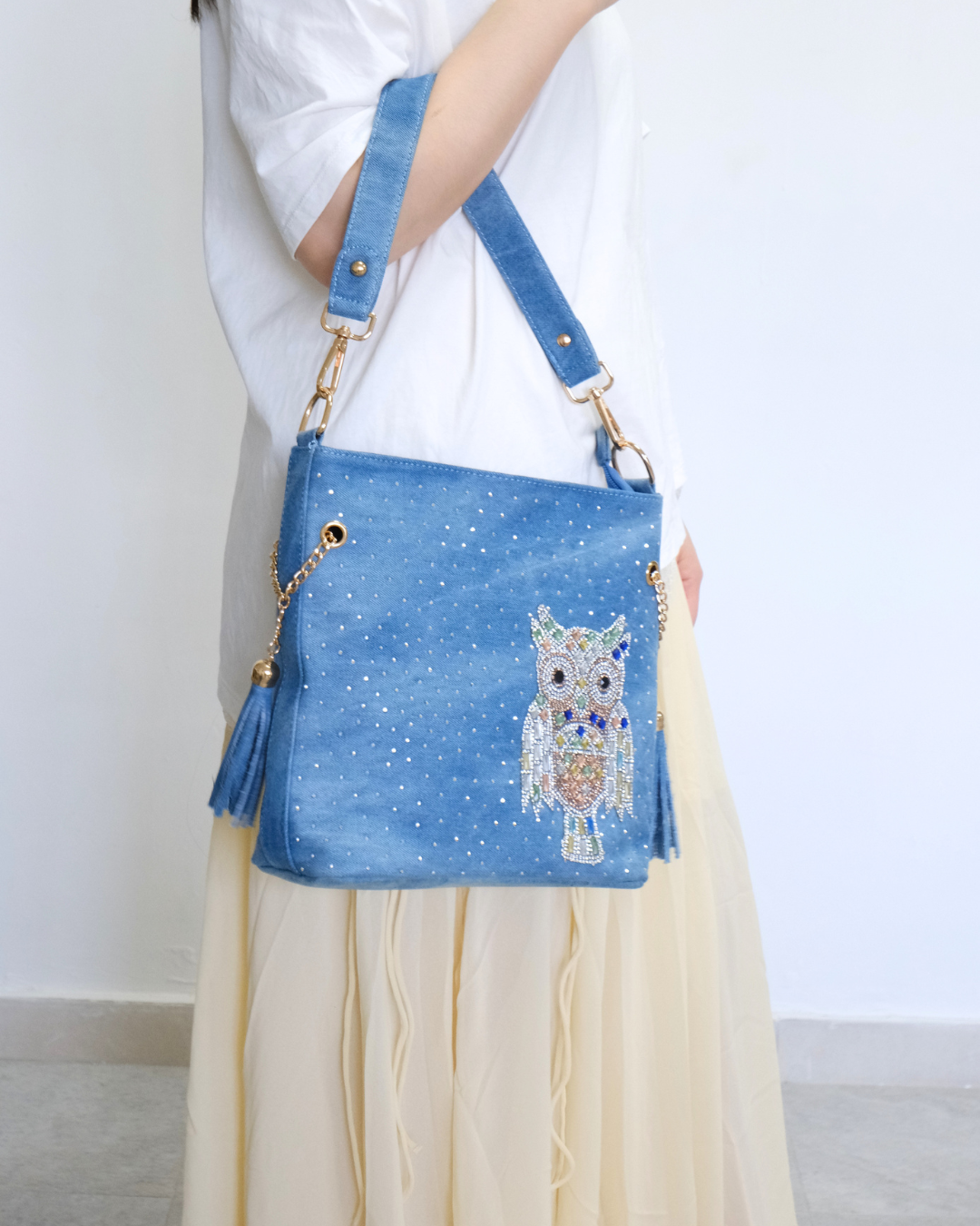 RO6020BMY Crystal Owl Tassel Denim Bag