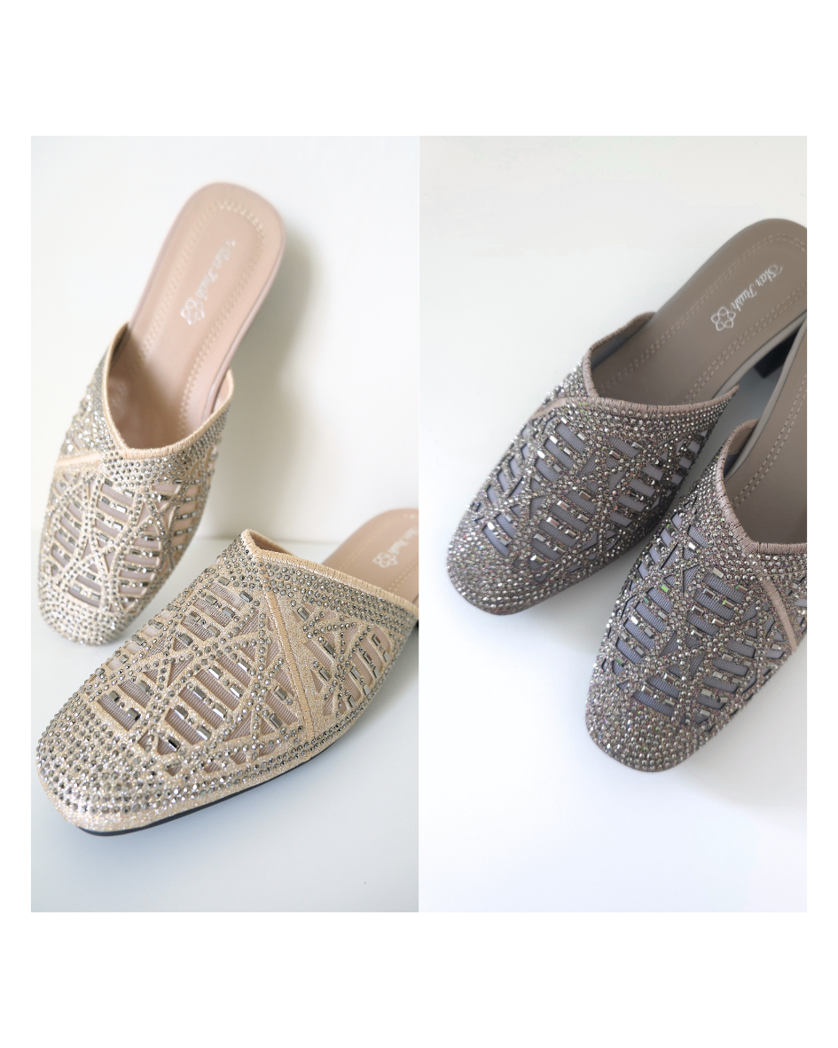 【限時優惠FLASH SALE】法式輕奢透膚疊邊穆勒鞋｜V型疊邊刺繡 ‧ 精細圓長閃石 ‧ 一踩即走