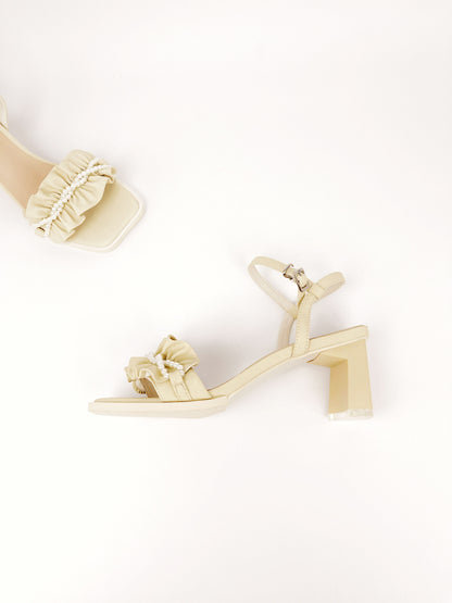 珍珠串花葉褶飾高跟涼鞋 Pearl-laced Ruffle Design High Heeled Slingbacks