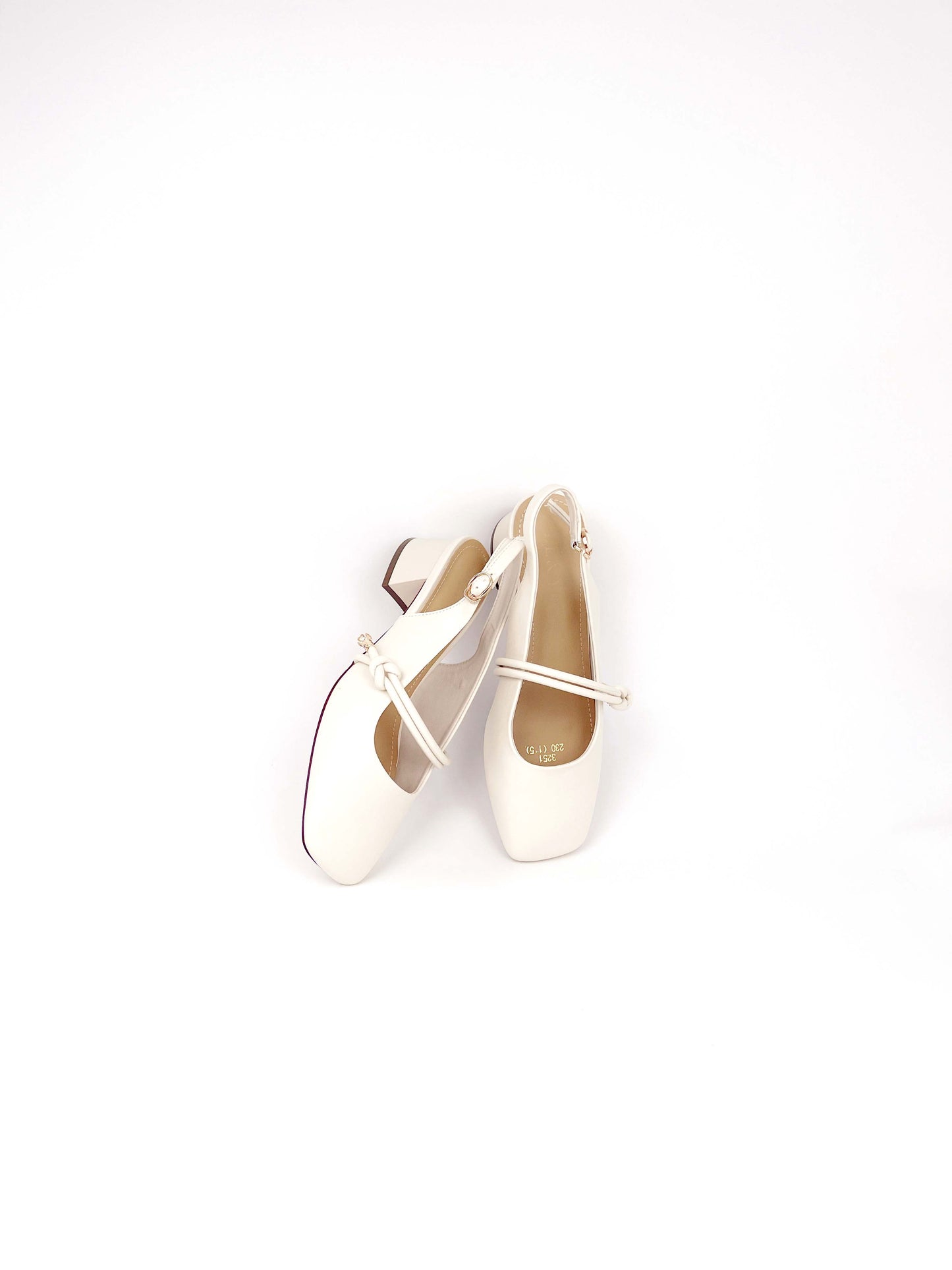 圓帶珍珠扣中跟涼鞋 Round Strap Pearl Buckle Mid-heel Slingbacks