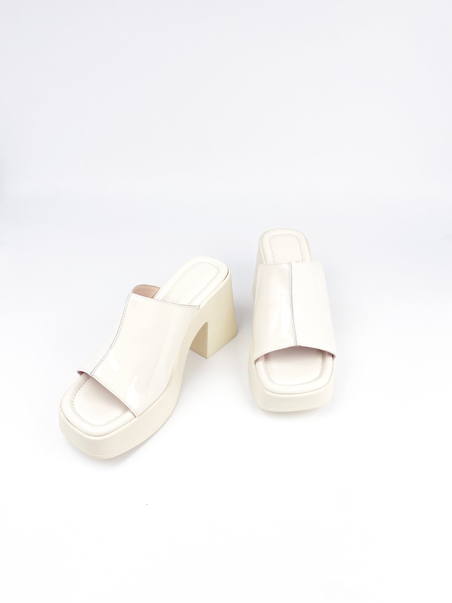 Y2K特厚底高跟涼鞋 Extra thick-soled high-heeled sandals