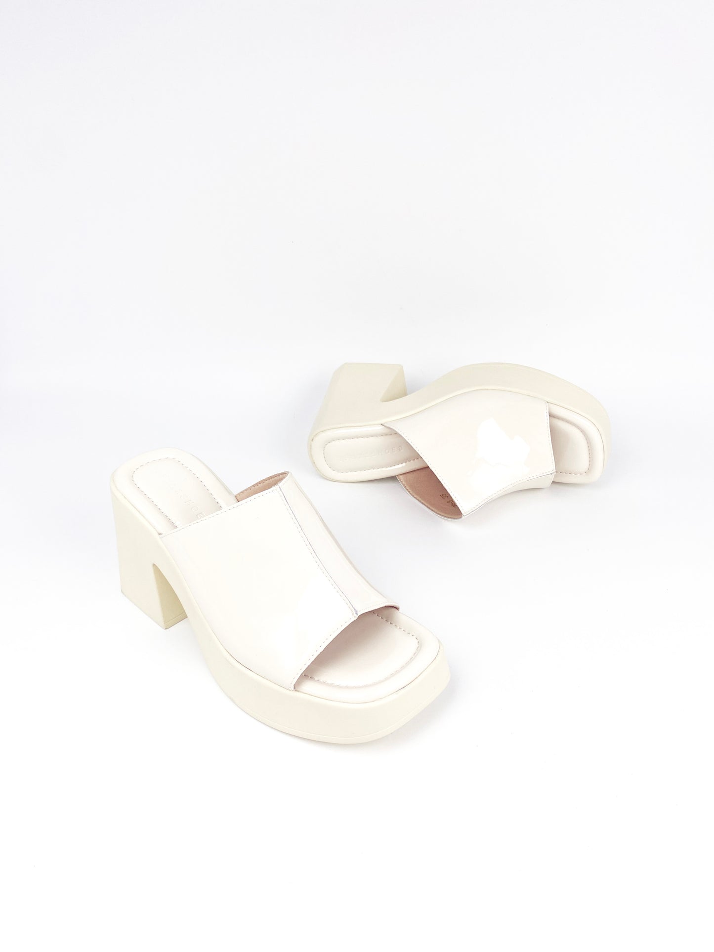 Y2K特厚底高跟涼鞋 Extra thick-soled high-heeled sandals