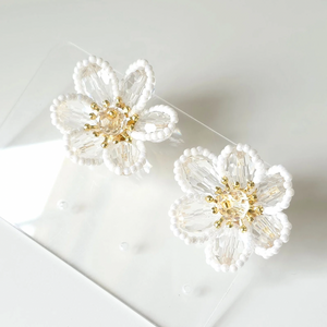 White Daisy Earrings